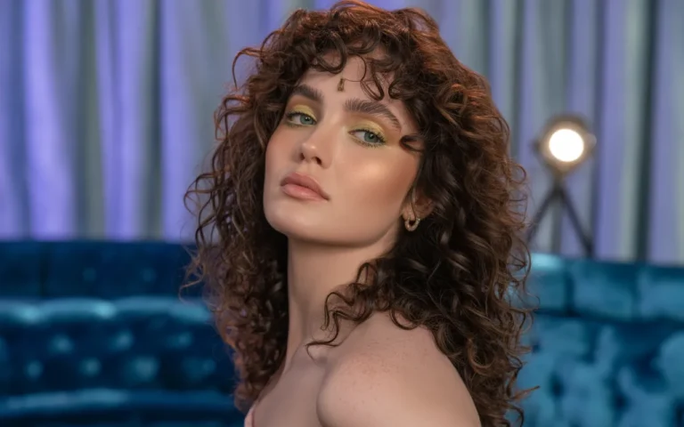 Glamorous curly hair styles